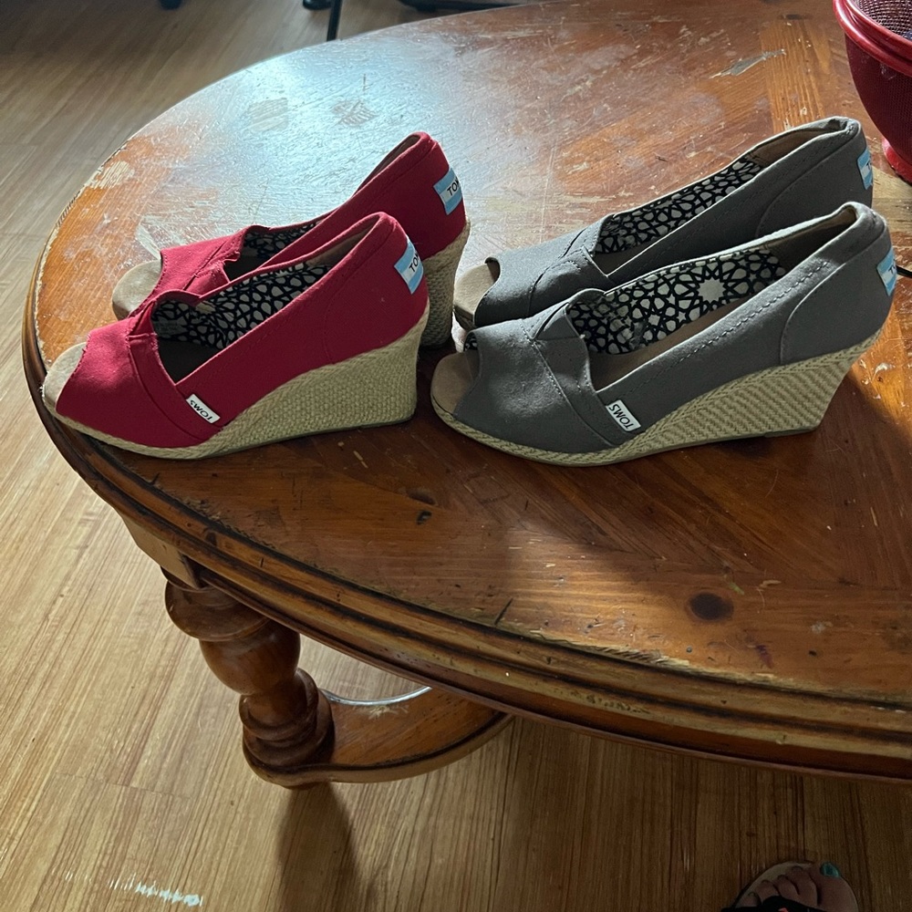 Tom’s wedges shoes 8.5
